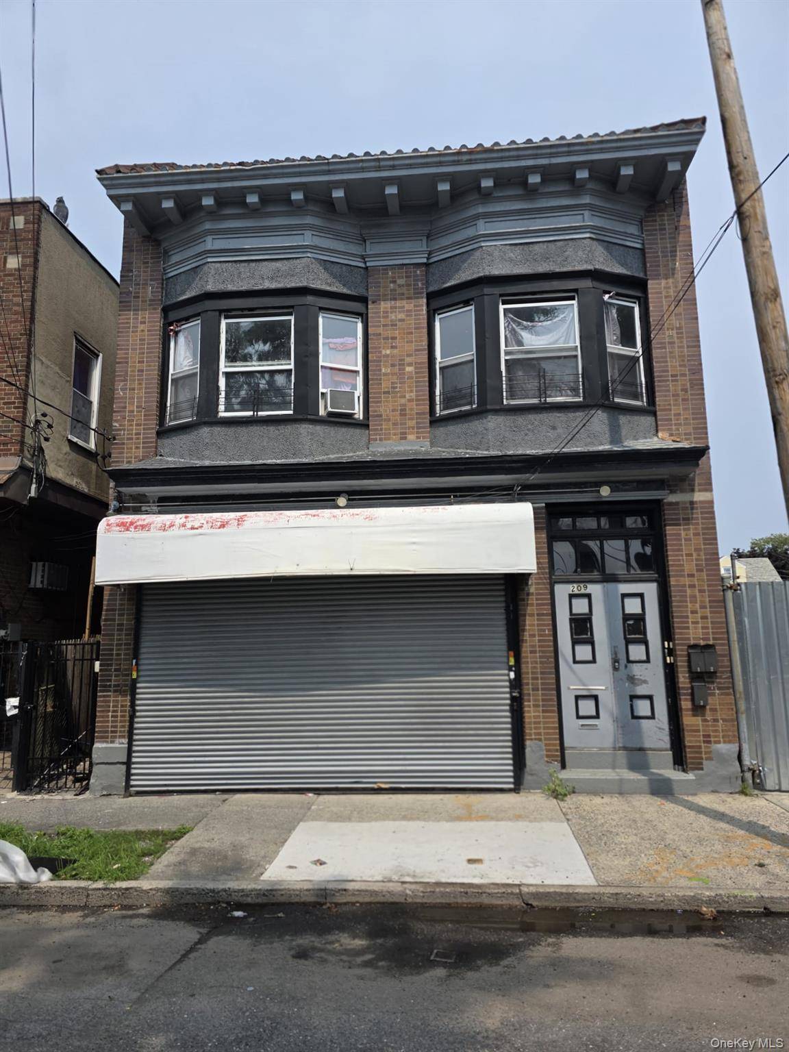 209 W 3rd ST, Mount Vernon, NY 10550