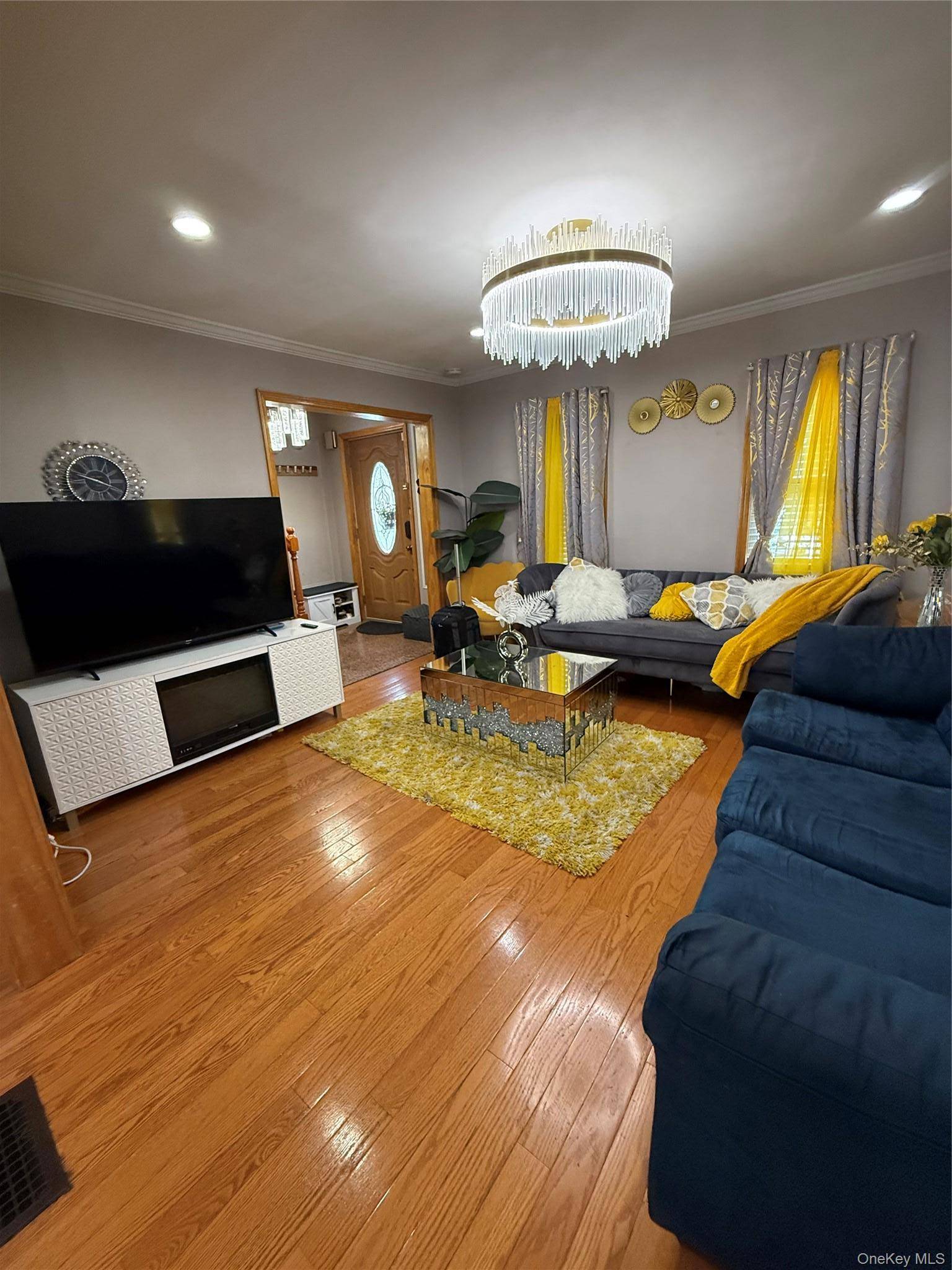 47 Franklin ST, Franklin Square, NY 11010