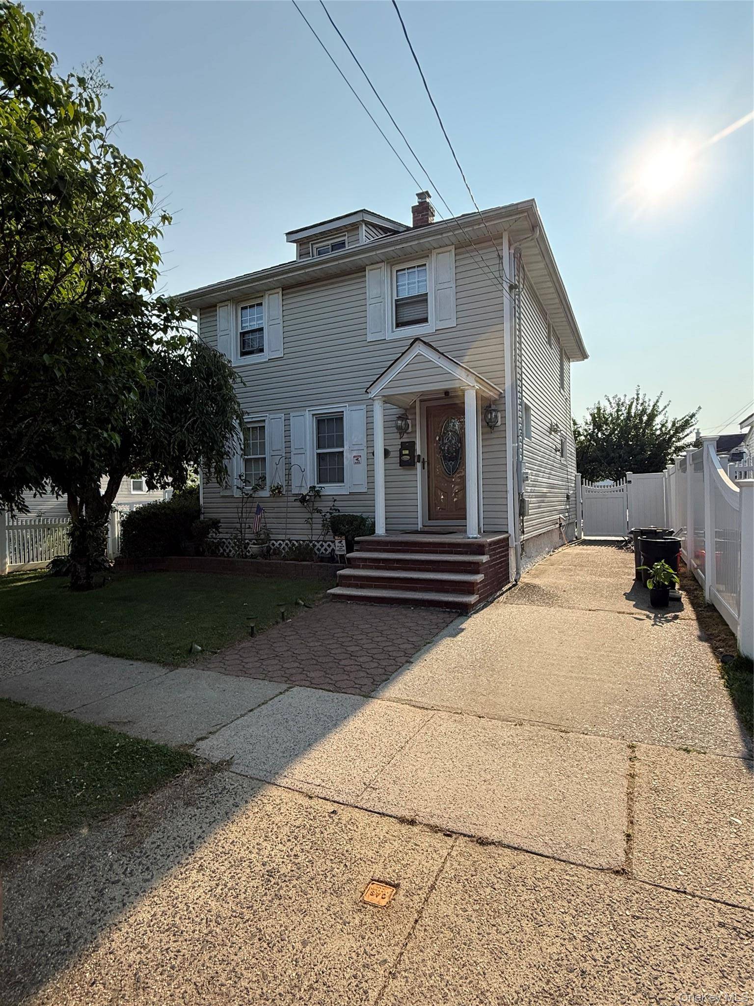 47 Franklin ST, Franklin Square, NY 11010