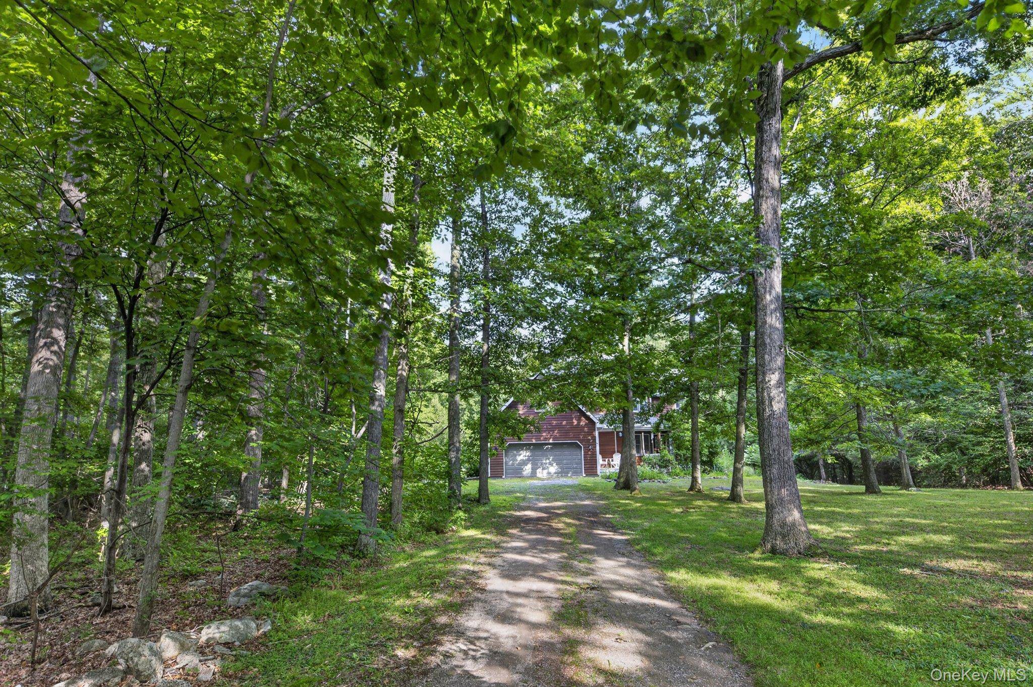 541 E Mountain RD, Cold Spring, NY 10516