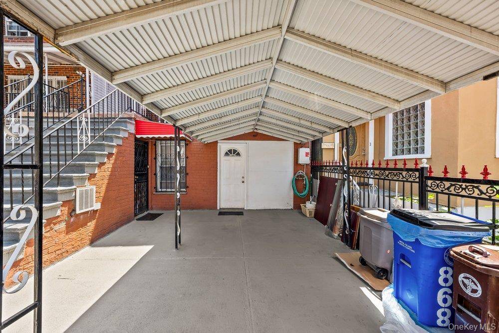 868 E 216th ST, Bronx, NY 10467