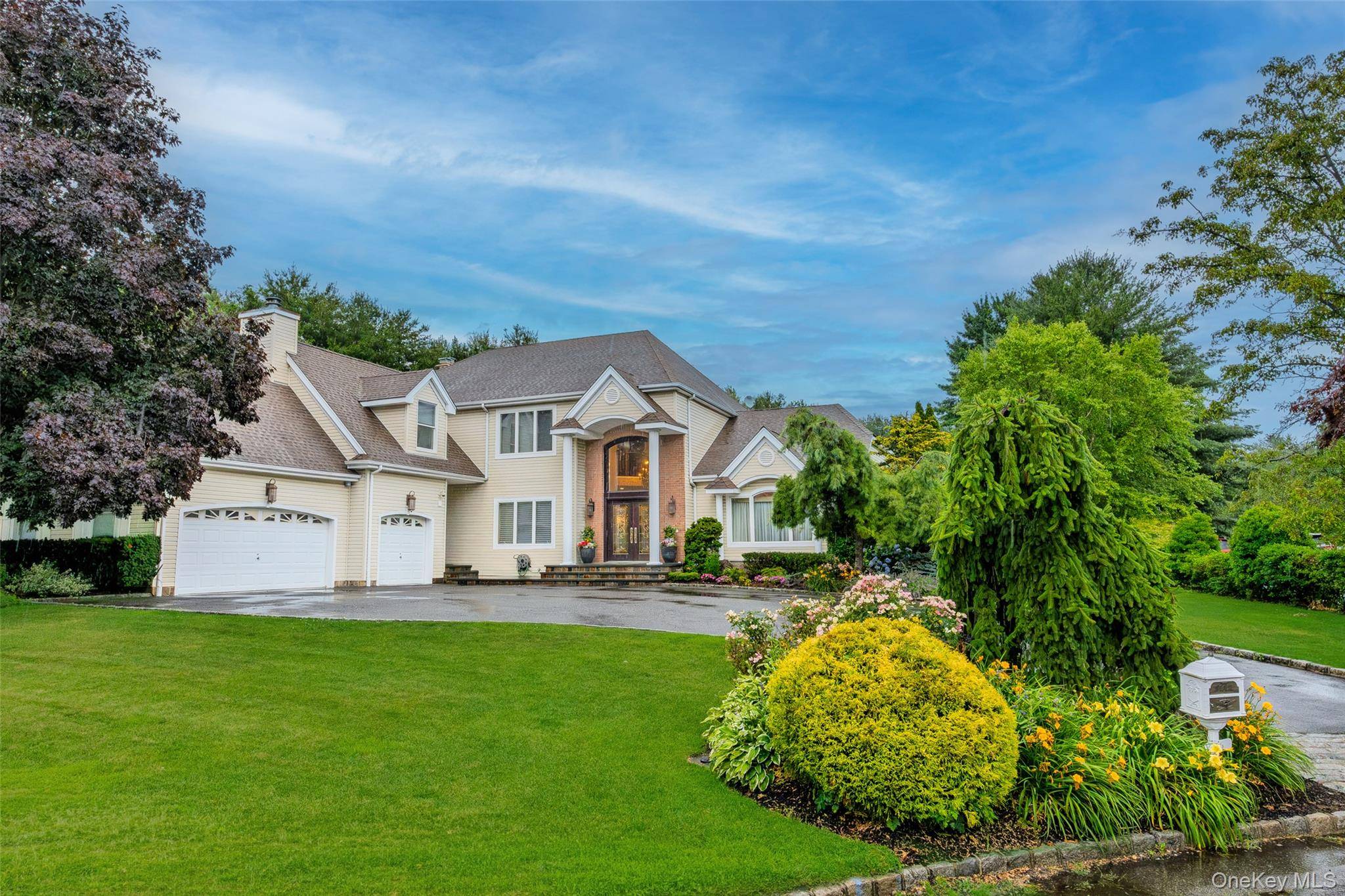 56 Sage Hollow CT, Dix Hills, NY 11746
