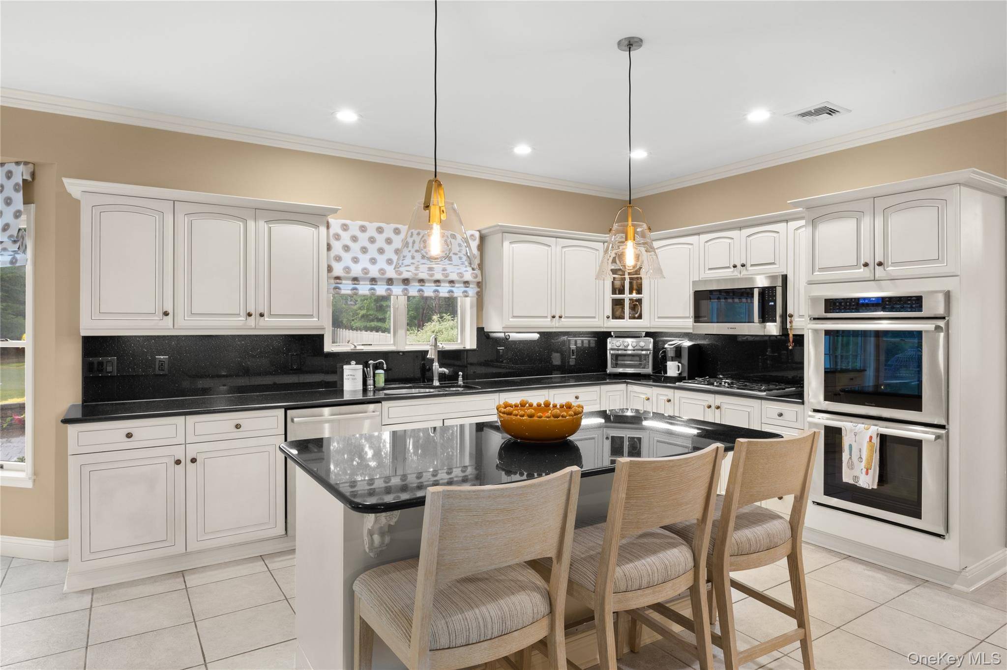 56 Sage Hollow CT, Dix Hills, NY 11746
