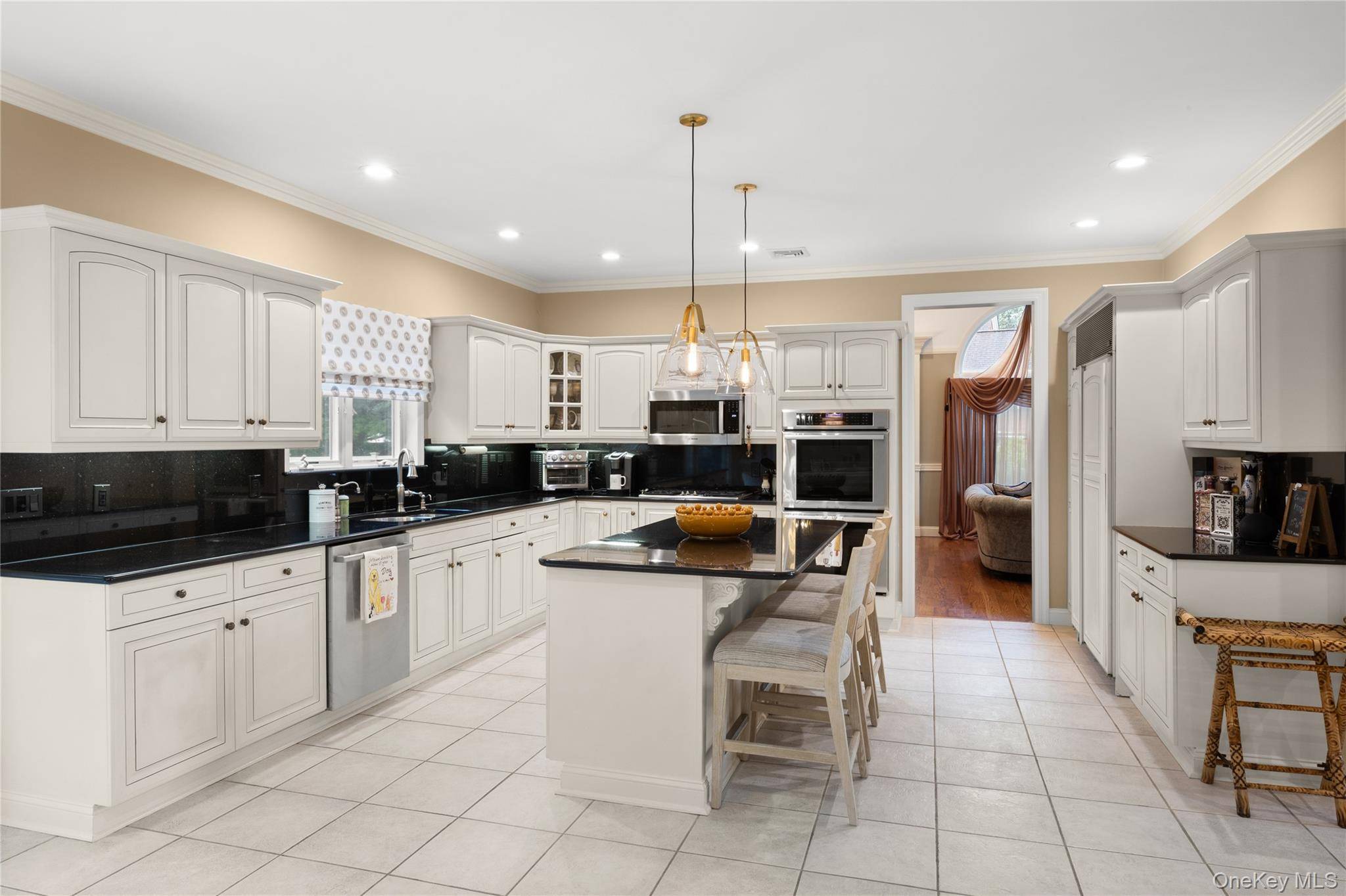 56 Sage Hollow CT, Dix Hills, NY 11746