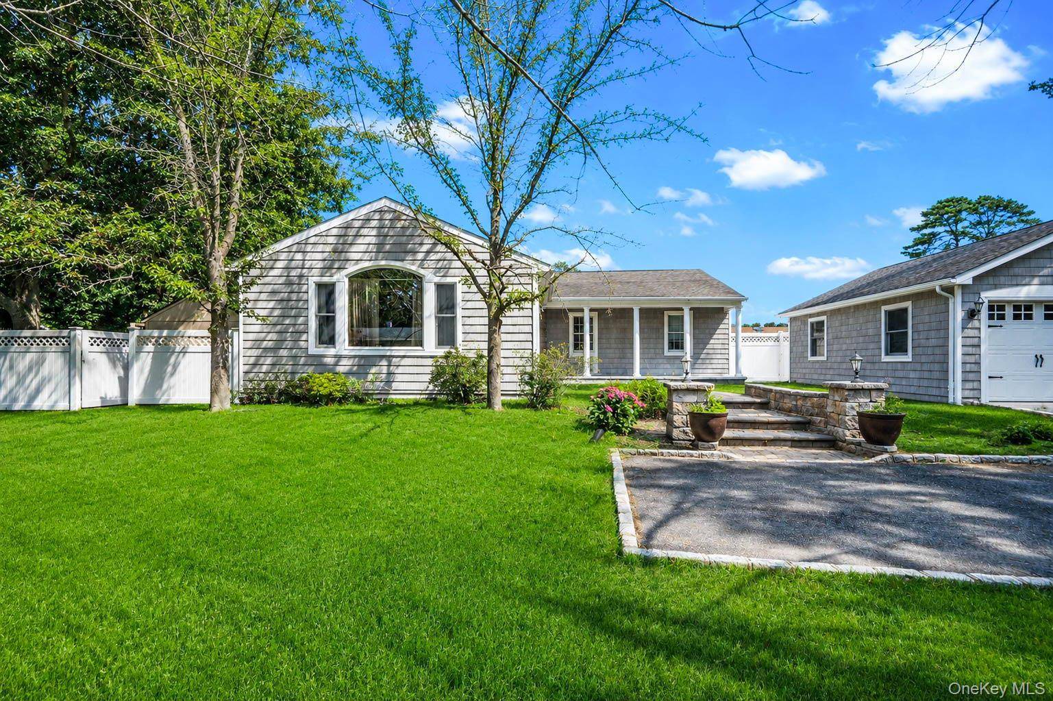 23 Cottage DR, Farmingville, NY 11738
