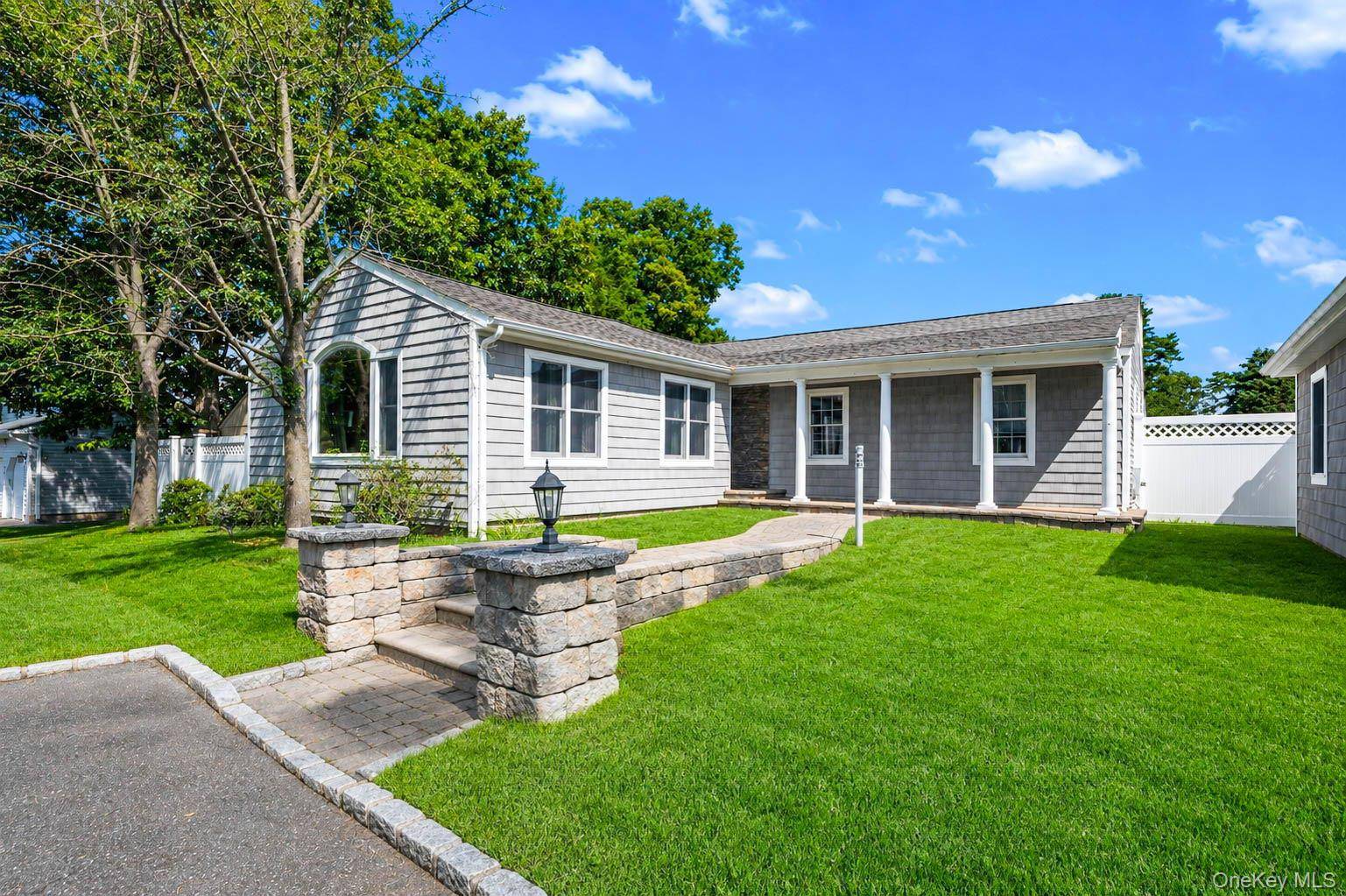 23 Cottage DR, Farmingville, NY 11738