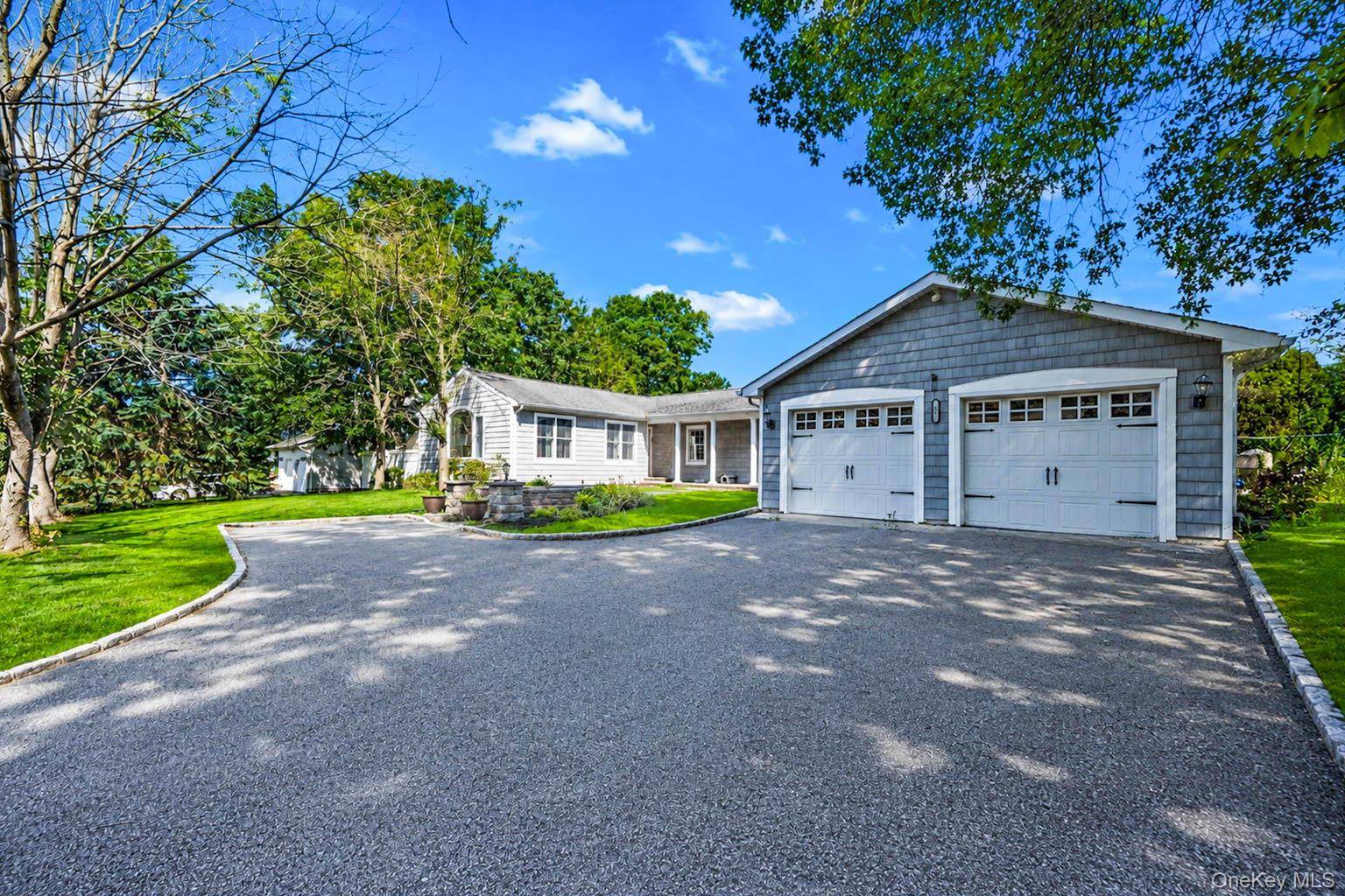 23 Cottage DR, Farmingville, NY 11738