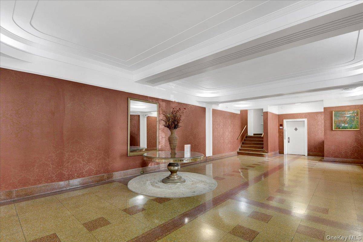 210 Martine AVE #5F, White Plains, NY 10601