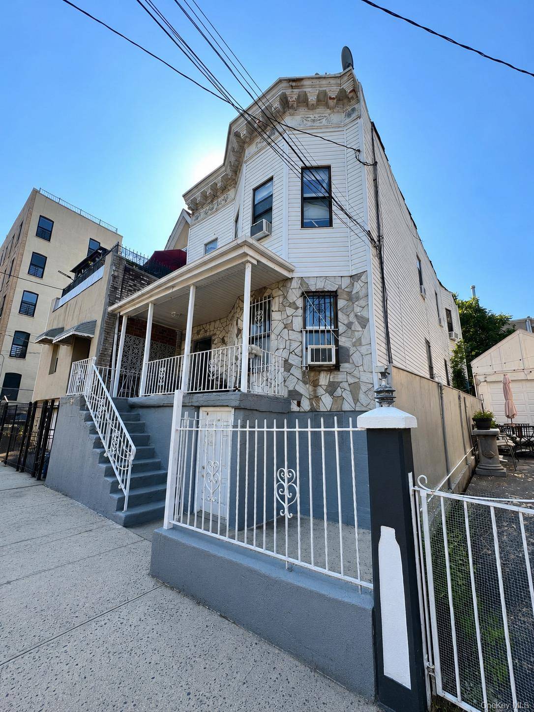 1819 Waterloo PL, Bronx, NY 10460