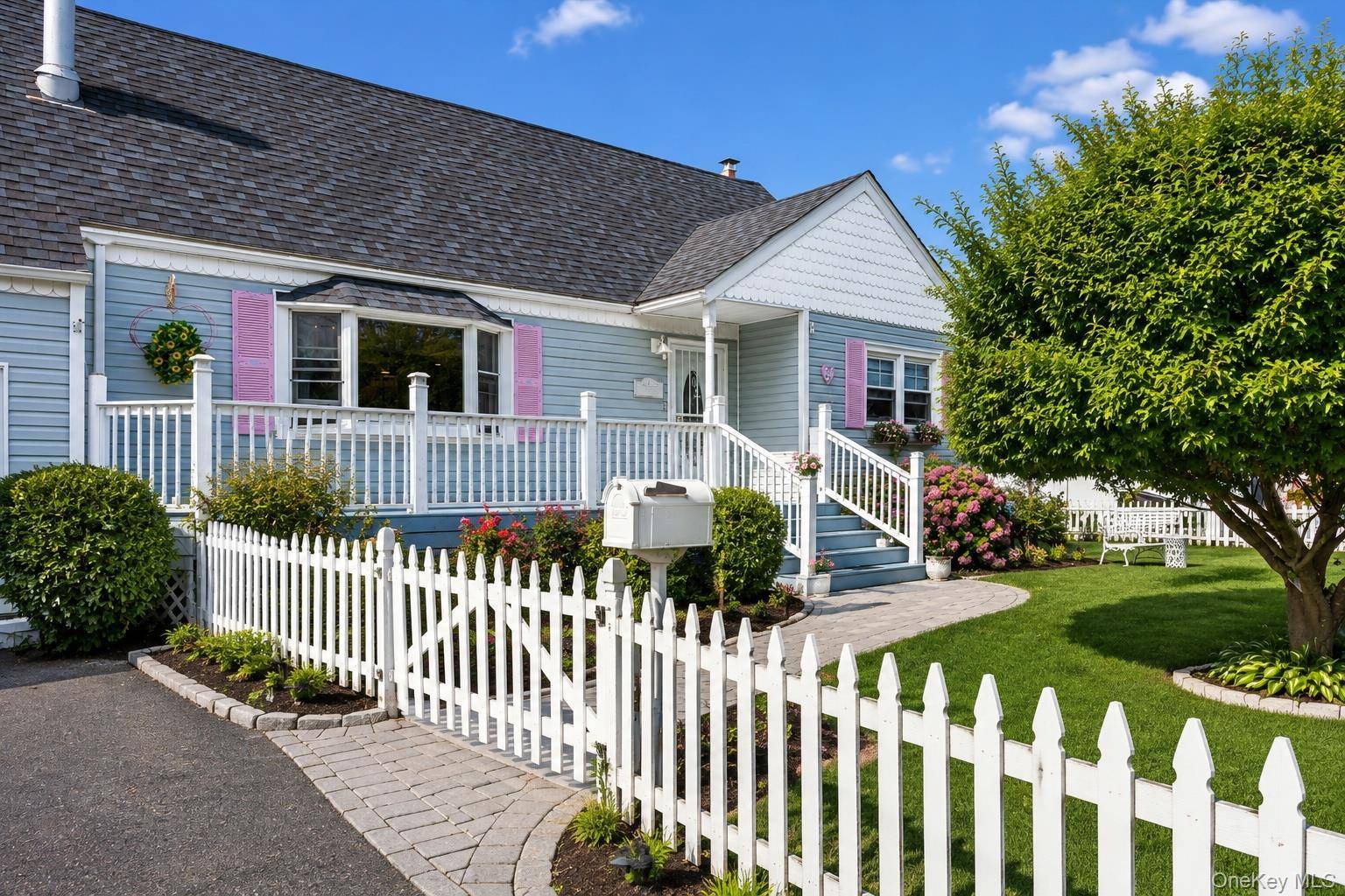 84 Barnum ST, West Babylon, NY 11704