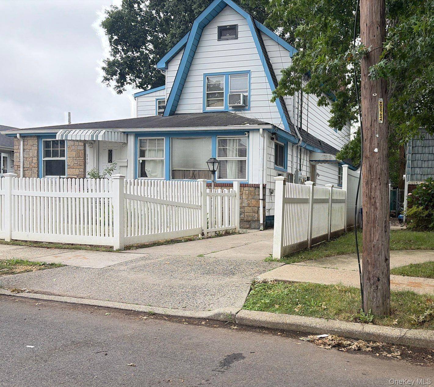 840 Kings Pkwy, Baldwin, NY 11510