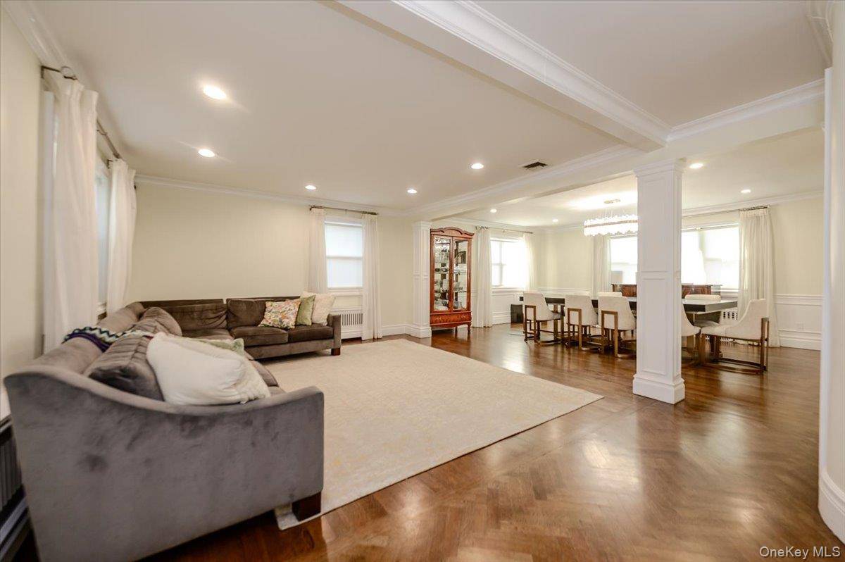 634 Jarvis AVE, Far Rockaway, NY 11691
