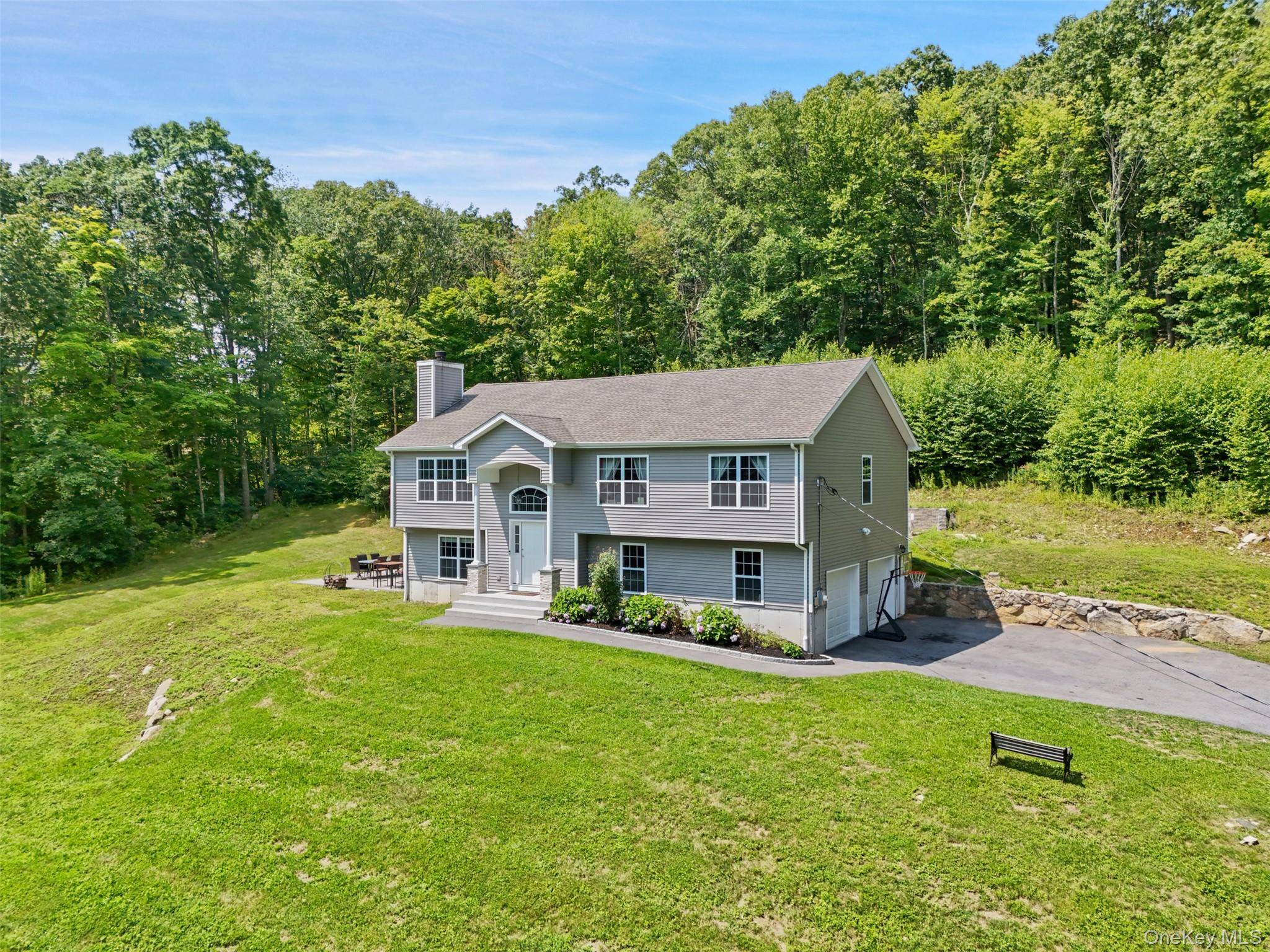 71 Hitchcock Hill RD, Mahopac, NY 10541