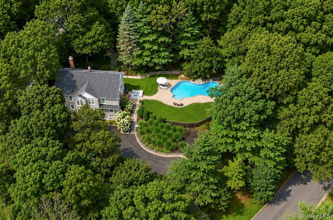 79 Oakside RD, Smithtown, NY 11787