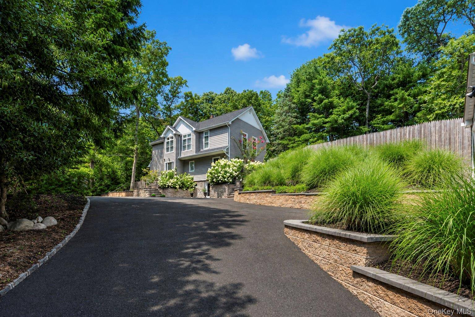79 Oakside RD, Smithtown, NY 11787