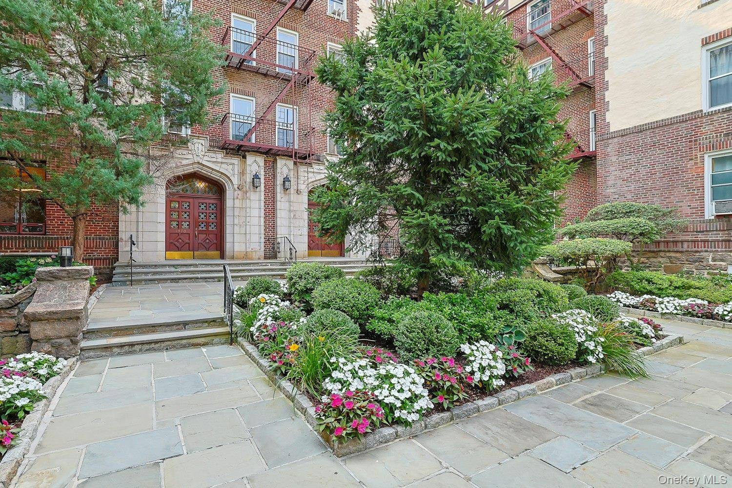 1470 Midland Ave #5L, Bronxville, NY 10708