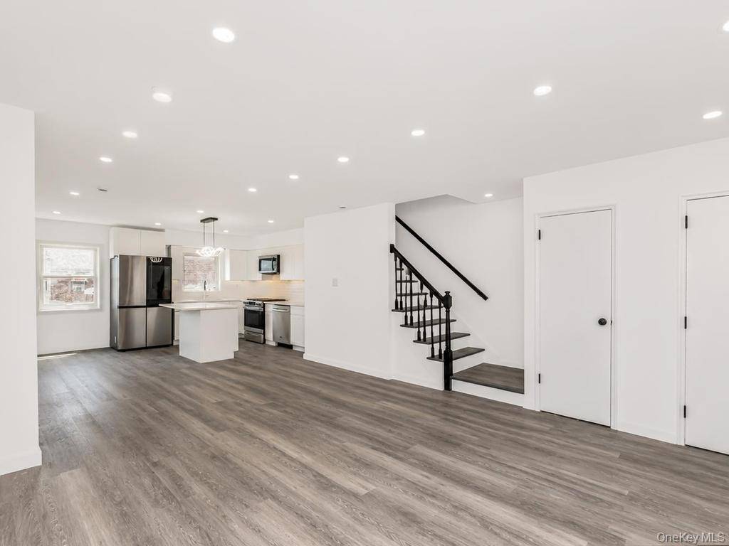 1066 E 219th ST, Bronx, NY 10469
