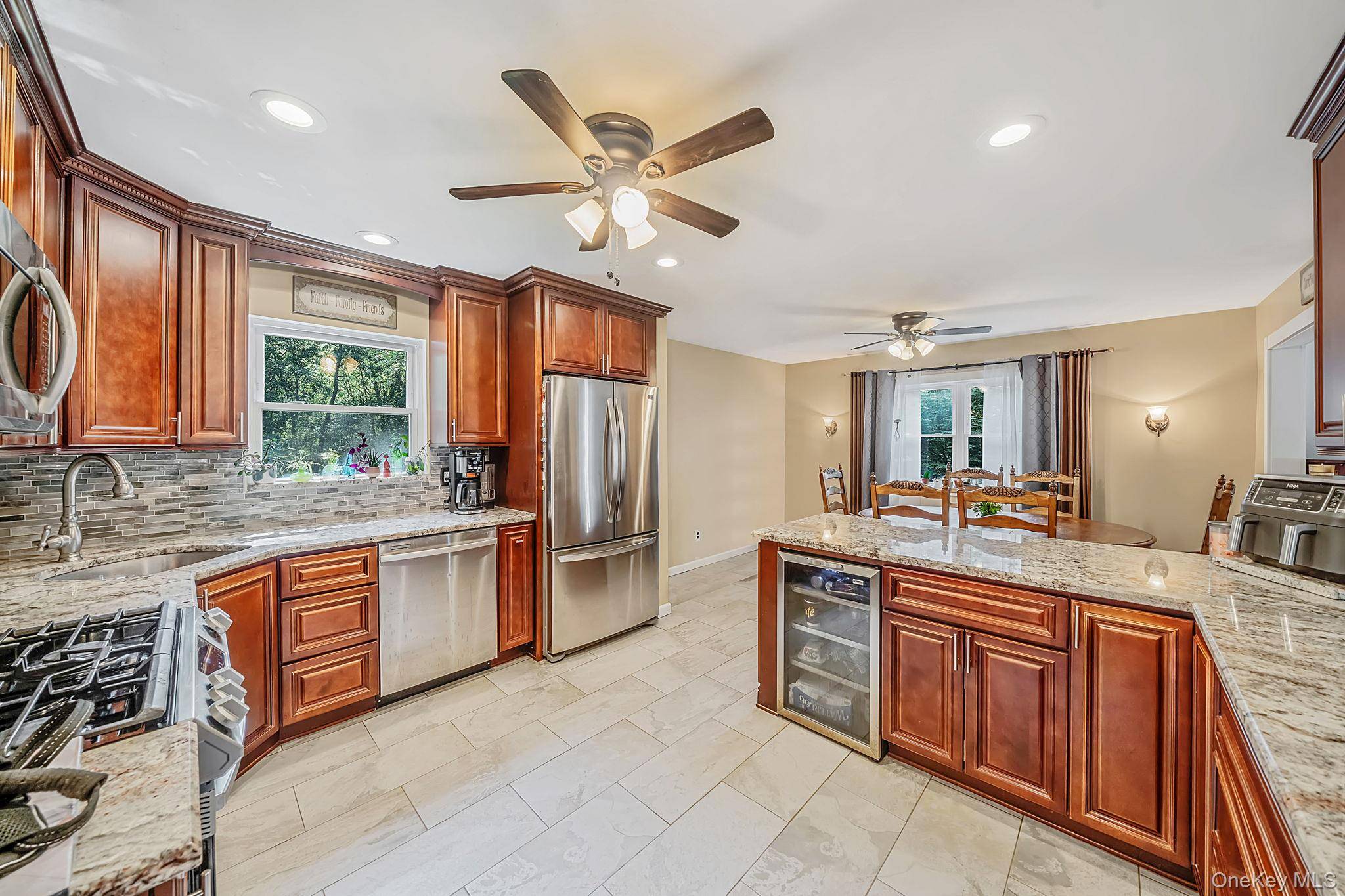 10 Turnpike BLVD, Middle Island, NY 11953