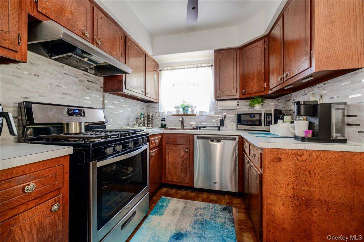 1912 Hunt AVE, Bronx, NY 10462