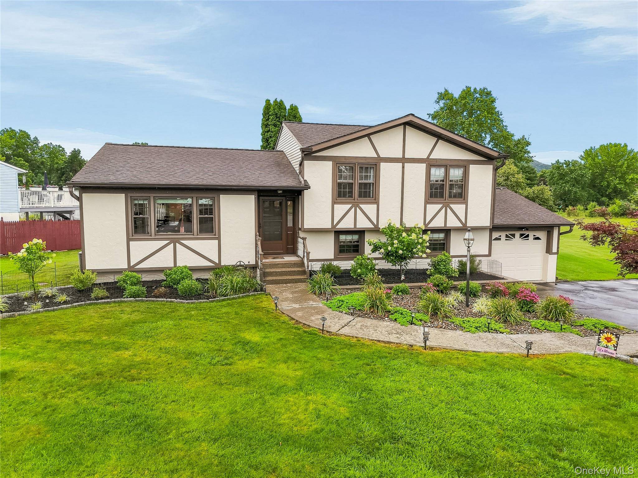 23 Buckingham PL, Washingtonville, NY 10992