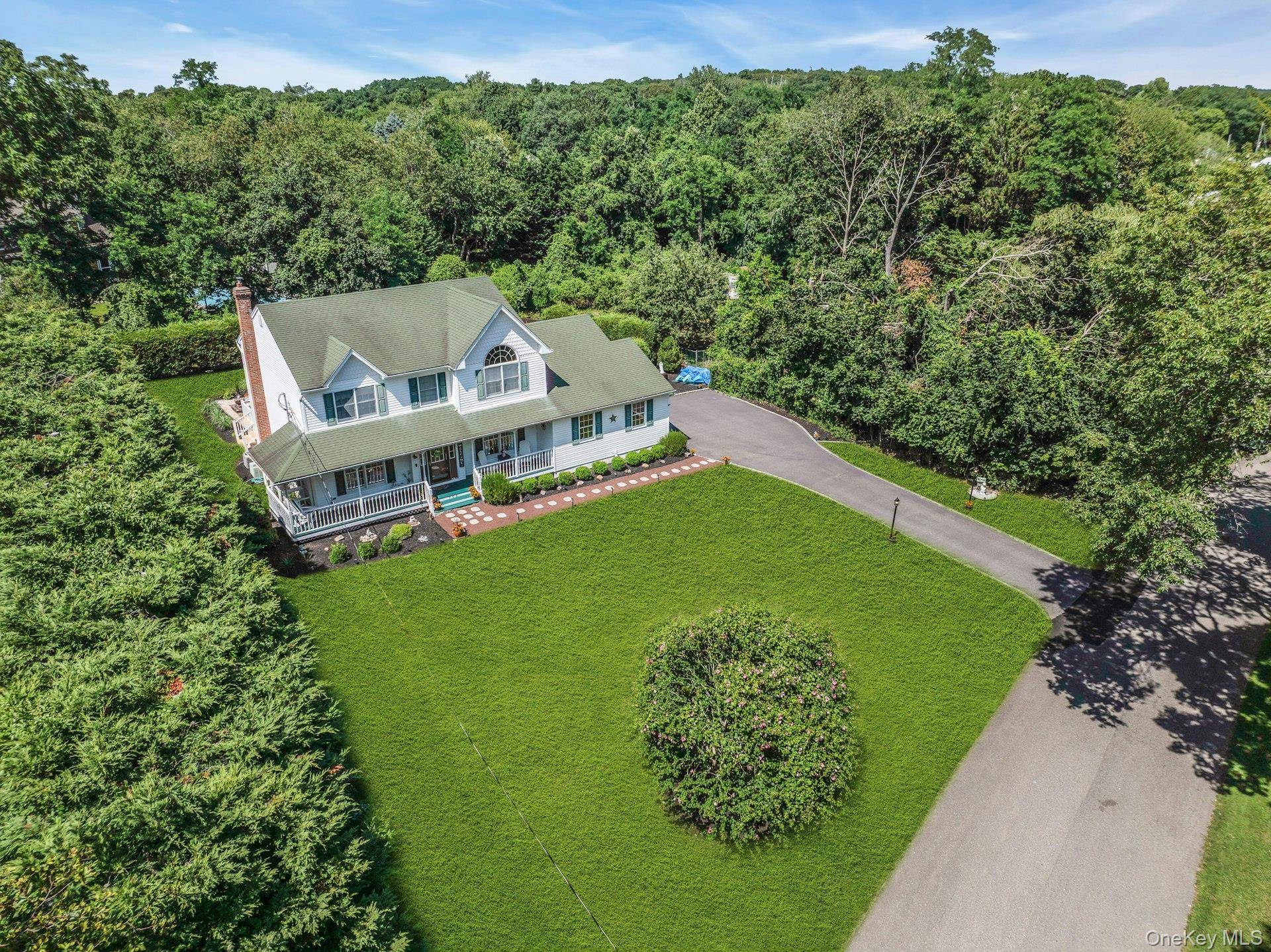 705 Fanning RD, New Suffolk, NY 11956
