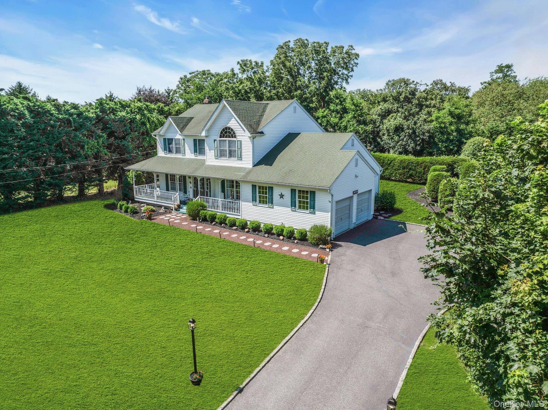 705 Fanning RD, New Suffolk, NY 11956