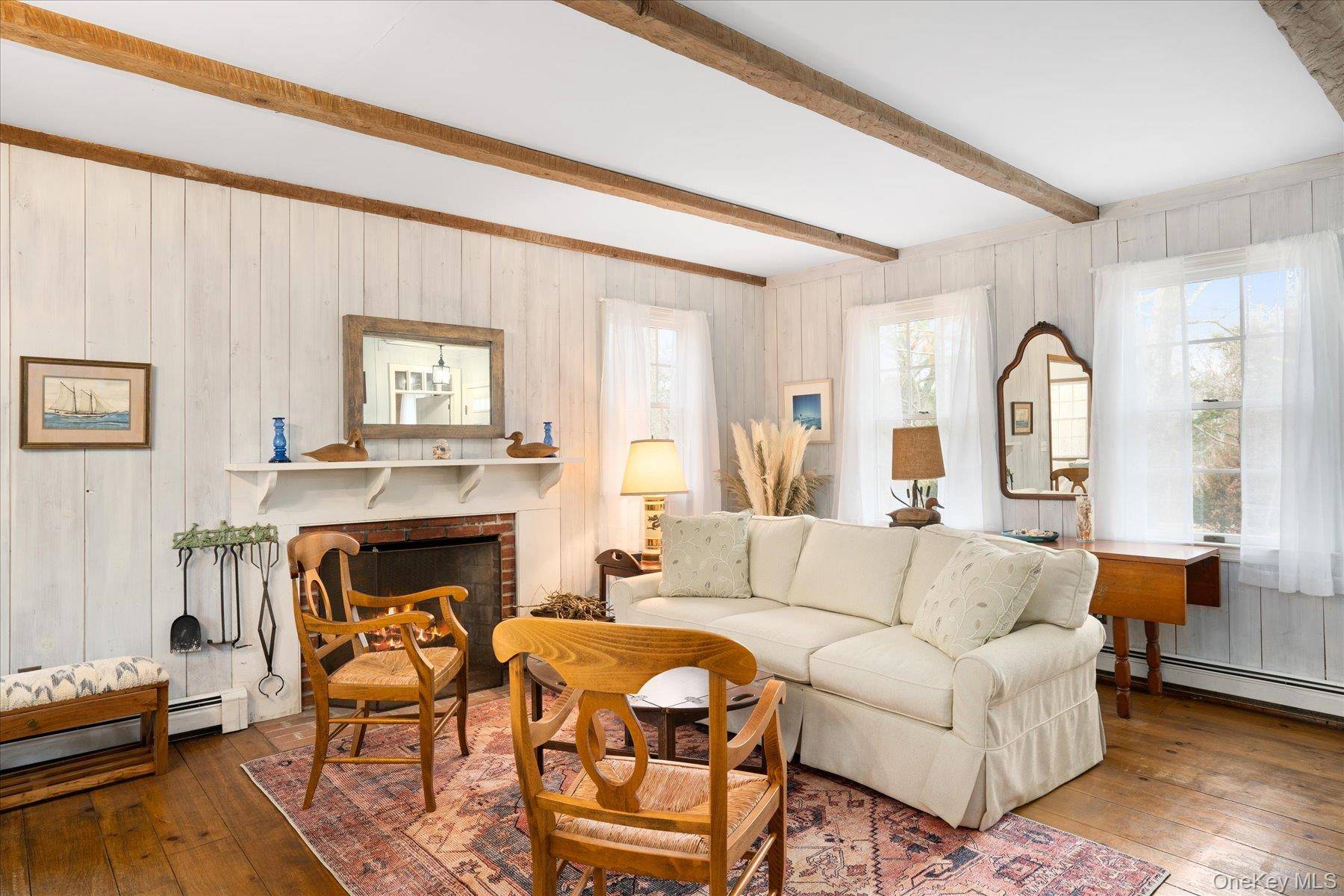 30 Clinton Academy LN, Amagansett, NY 11930