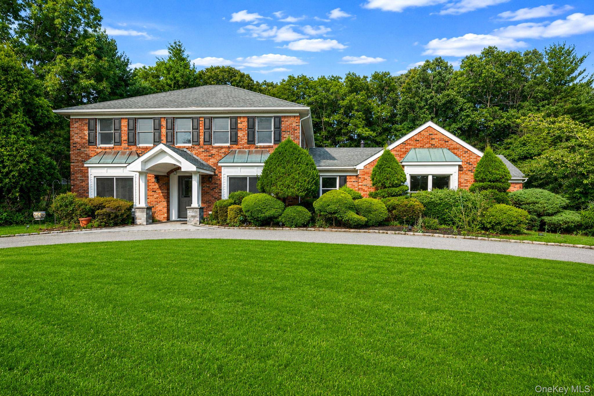 10 Springmeadow DR, Kings Park, NY 11754