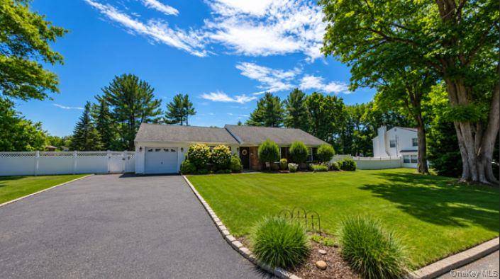 9 Singingwood DR, Stony Brook, NY 11790