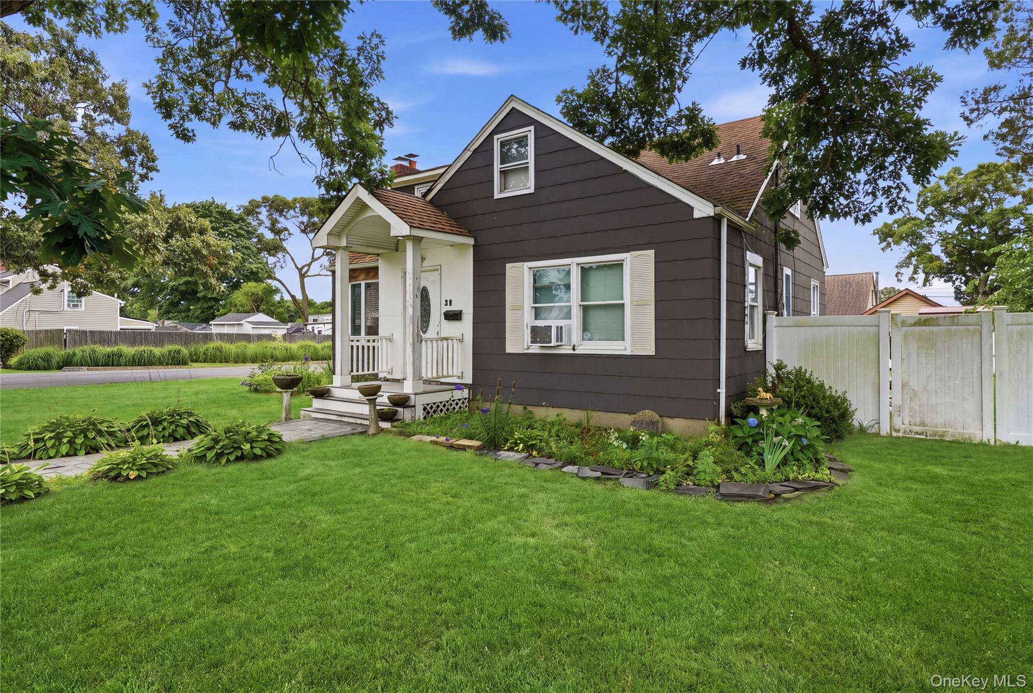 80 Everett ST, Patchogue, NY 11772