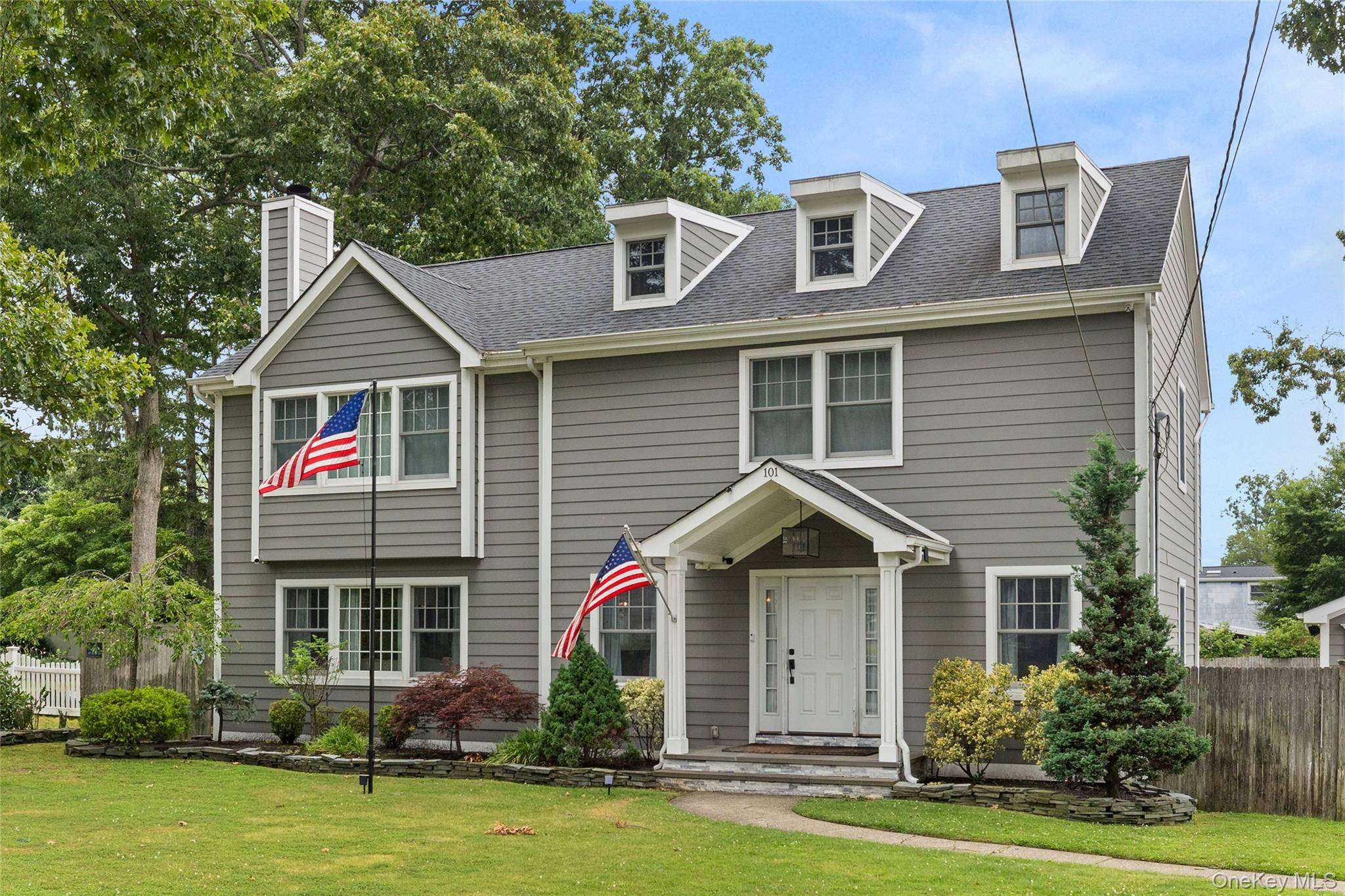 101 Frederick AVE, Babylon, NY 11702