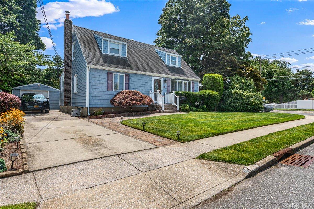 2 Gateway, Farmingdale, NY 11735