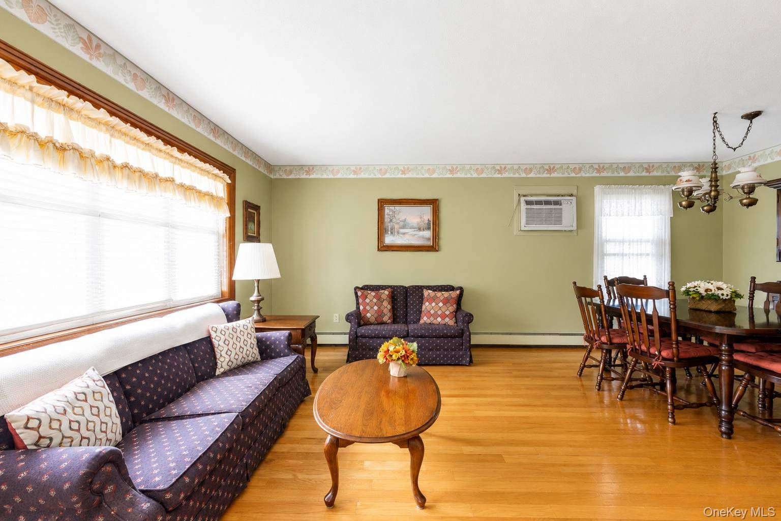 78 Rockaway Pkwy, Valley Stream, NY 11580