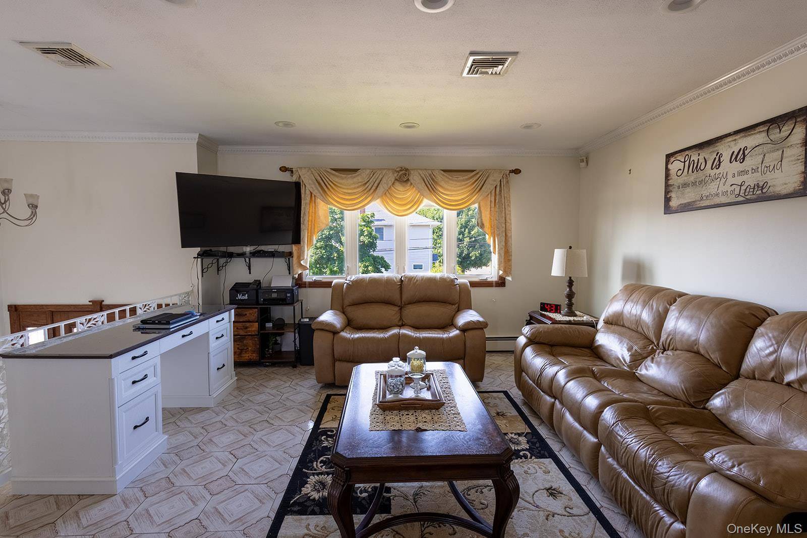 222 N Pine ST, Massapequa, NY 11758