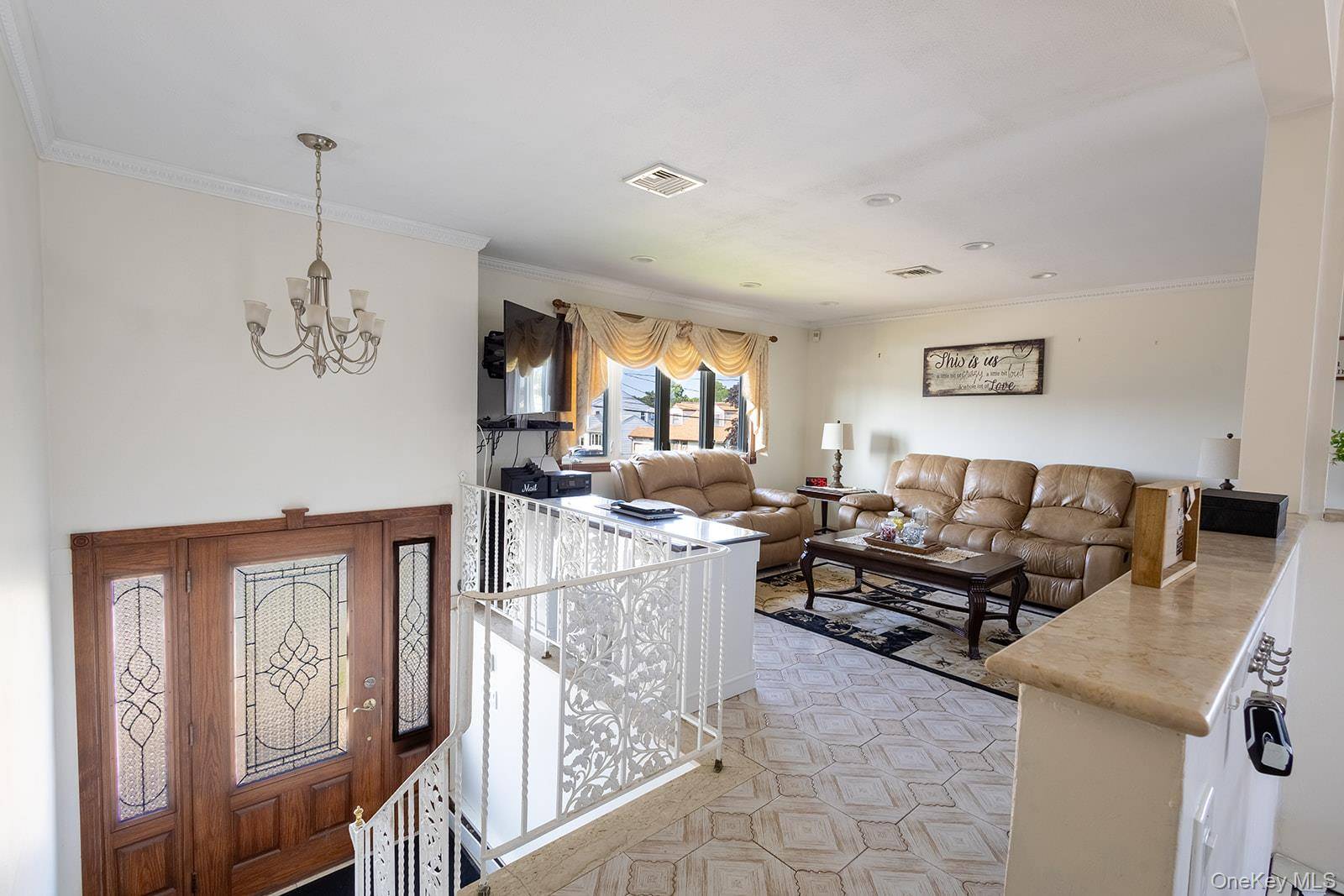 222 N Pine ST, Massapequa, NY 11758