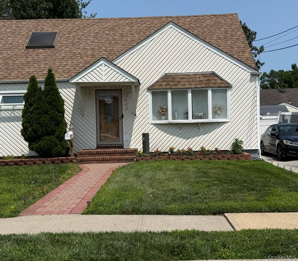 137 Walton AVE, Uniondale, NY 11553