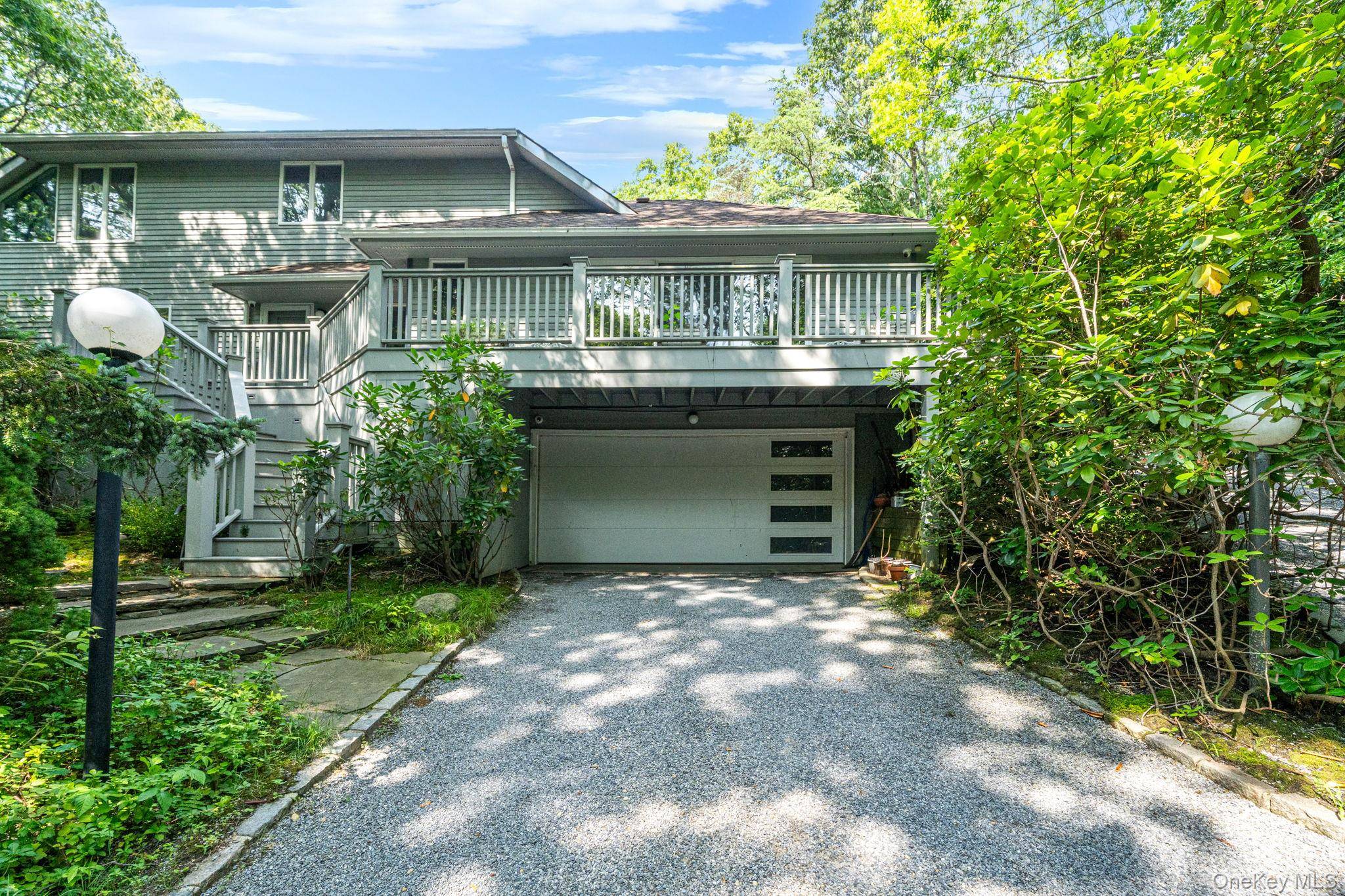 16 Joshuas PATH, East Hampton, NY 11937