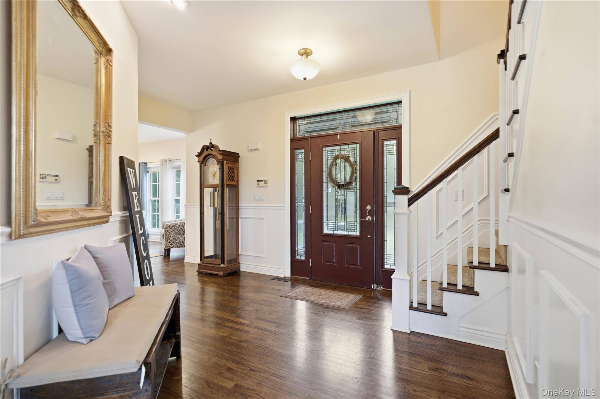 4 Wood Hollow DR, Westhampton, NY 11977