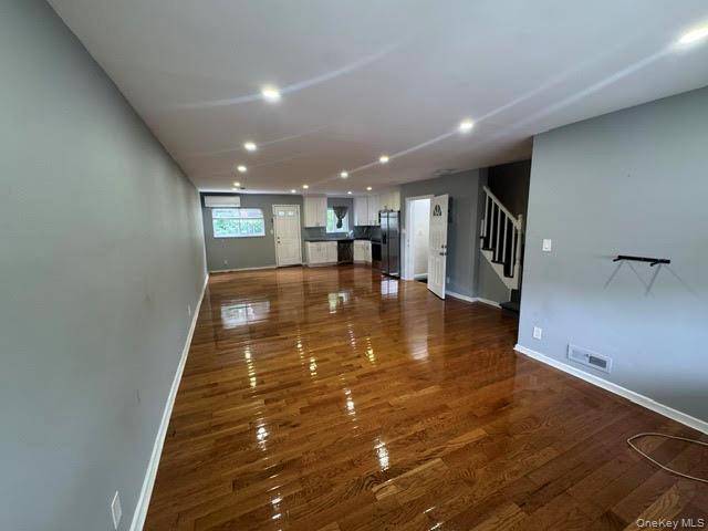 409 S 3rd AVE, Mount Vernon, NY 10550