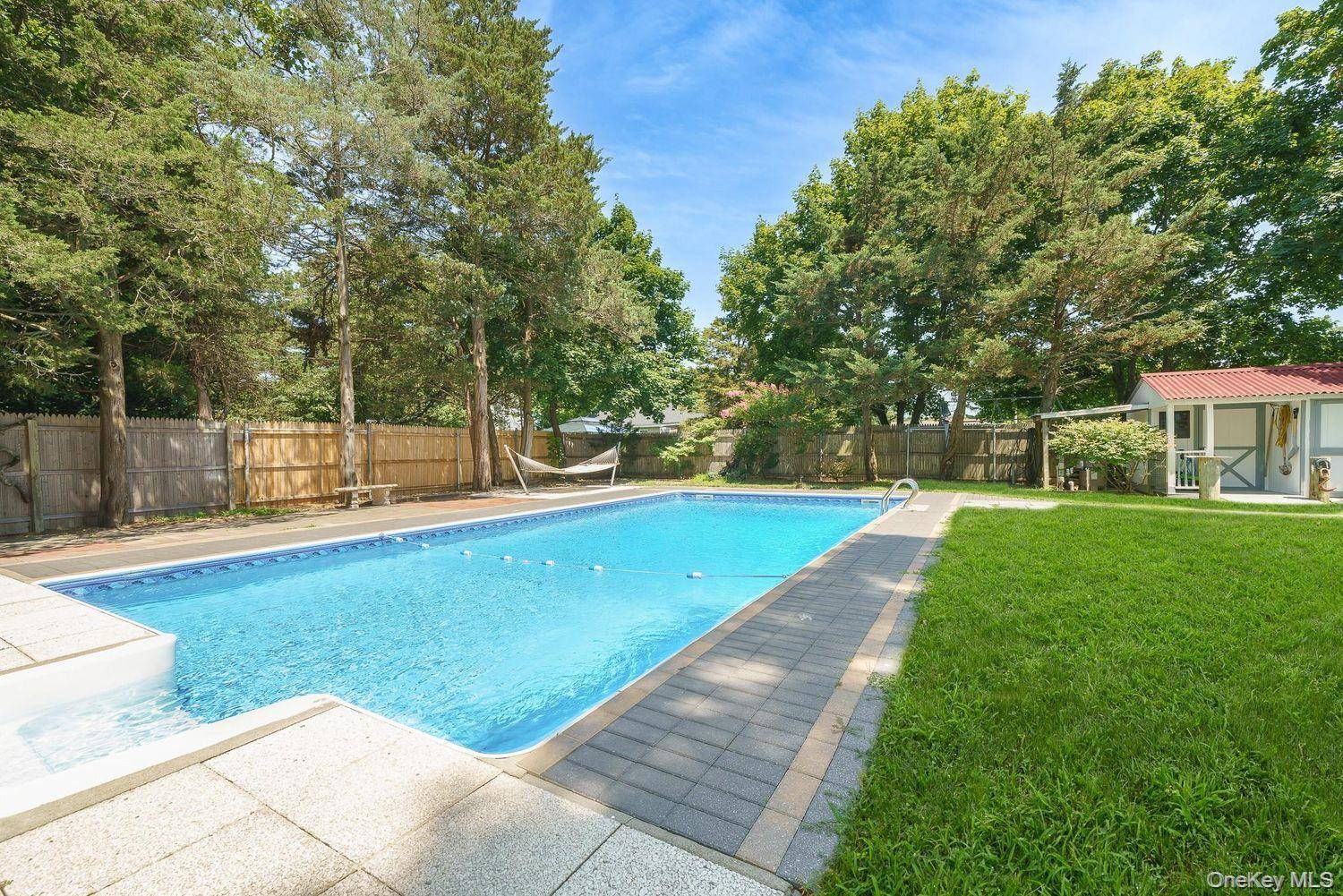 60 Hubbard AVE, Riverhead, NY 11901
