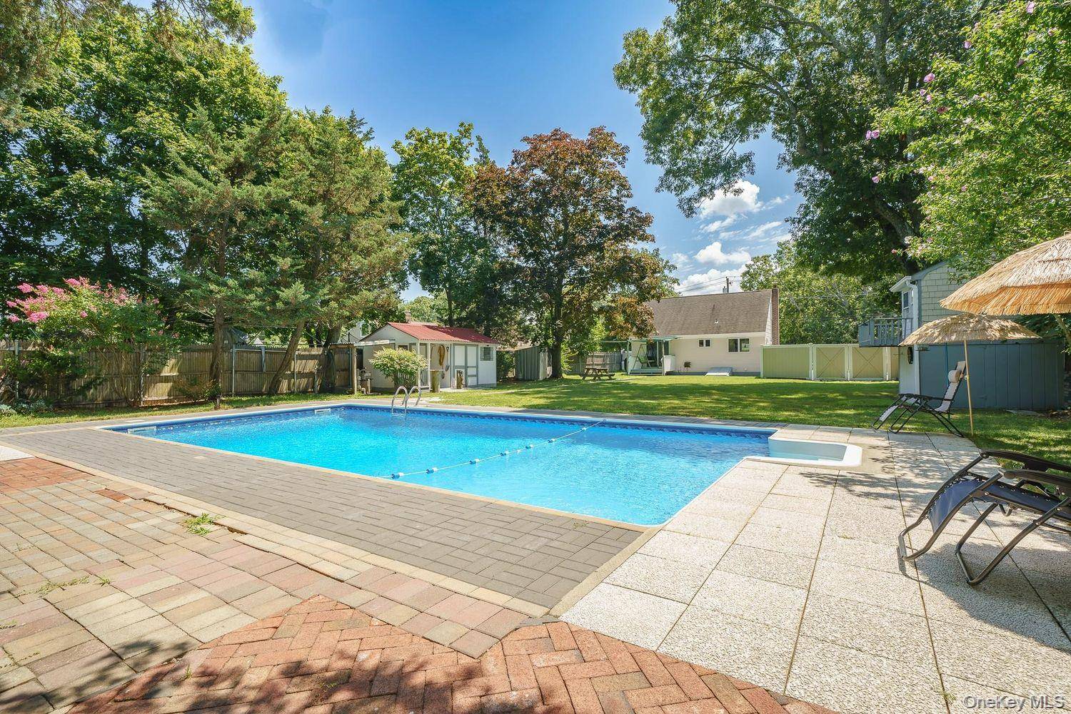 60 Hubbard AVE, Riverhead, NY 11901