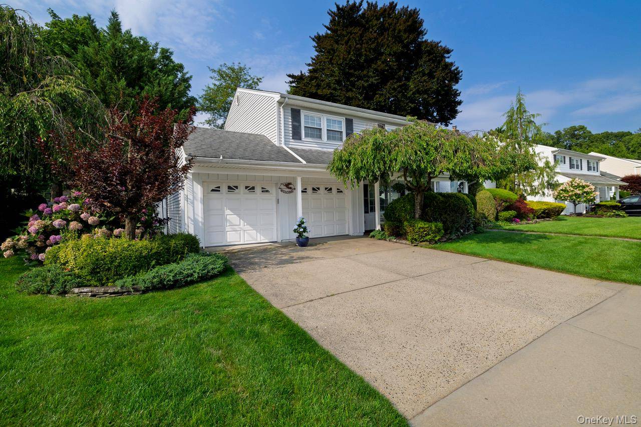 6 Huber CT, Rockville Centre, NY 11570
