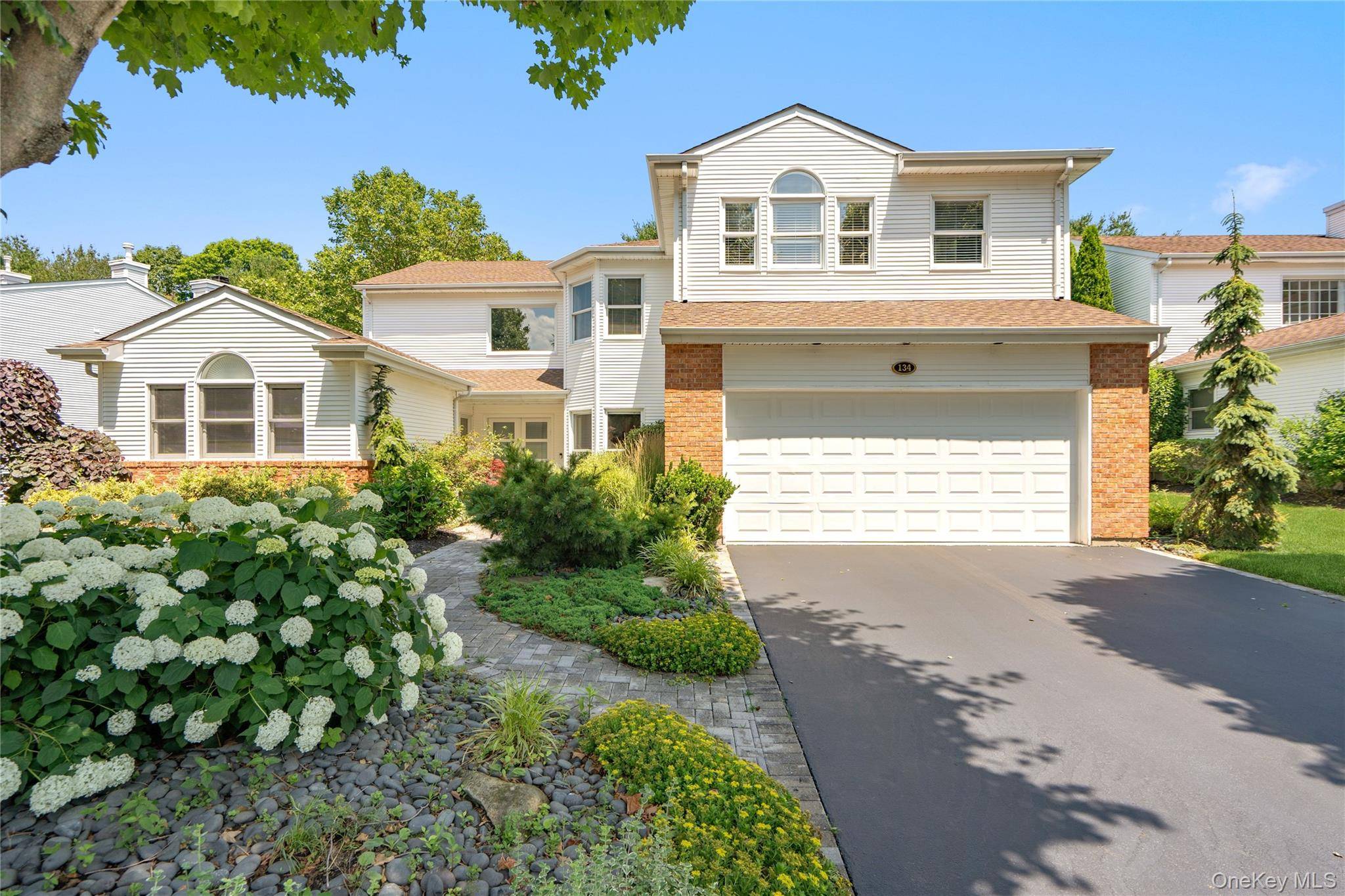 134 Hiland CT, Commack, NY 11725