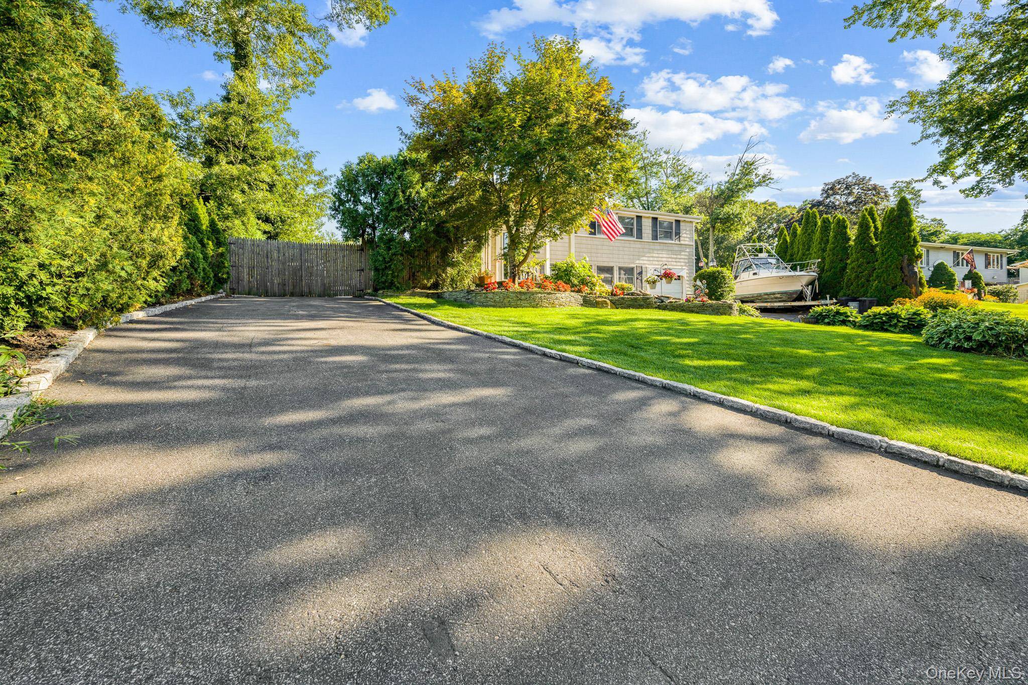14 Fairway DR, Port Jefferson Station, NY 11776