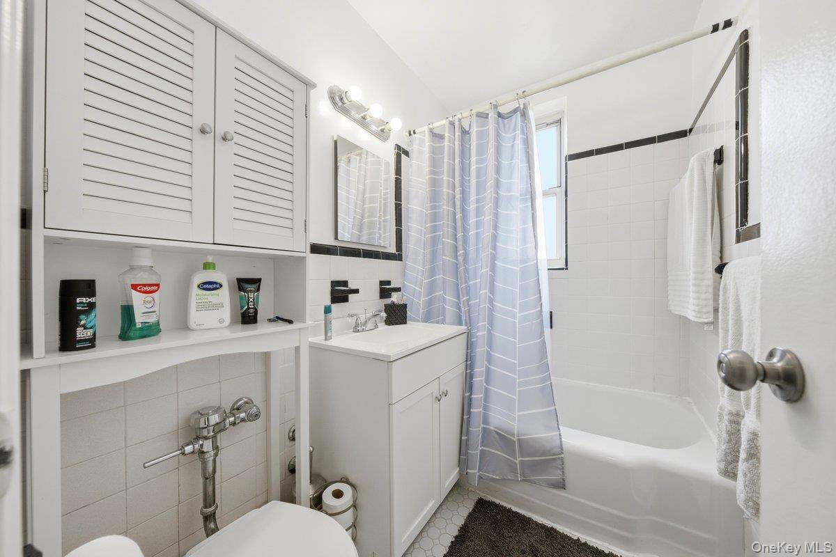 3 Sadore LN #7P, Yonkers, NY 10710