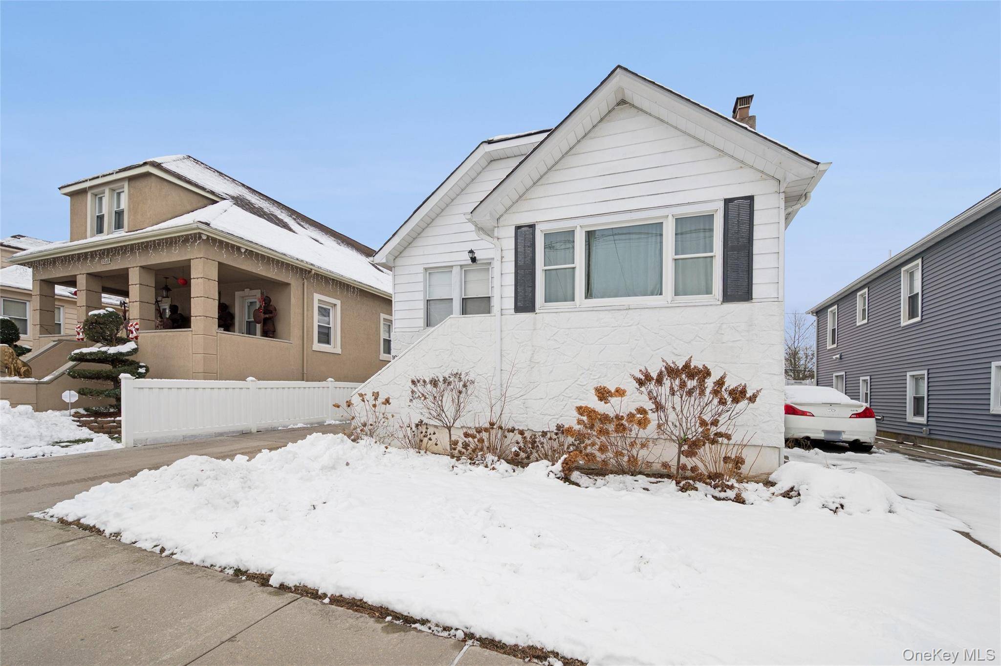 1038 Traymore BLVD, Island Park, NY 11558