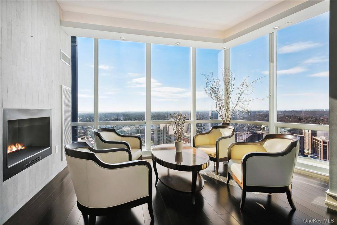 5 Renaissance SQ #PH40C, White Plains, NY 10601