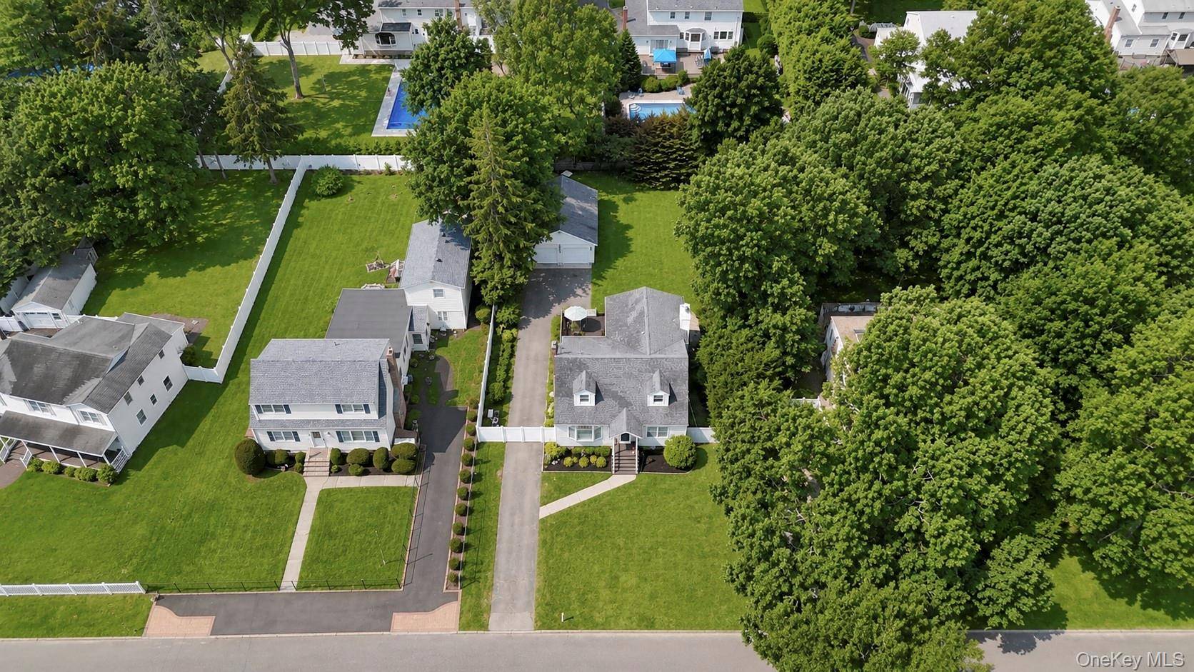 21 Wilson AVE, Nesconset, NY 11767