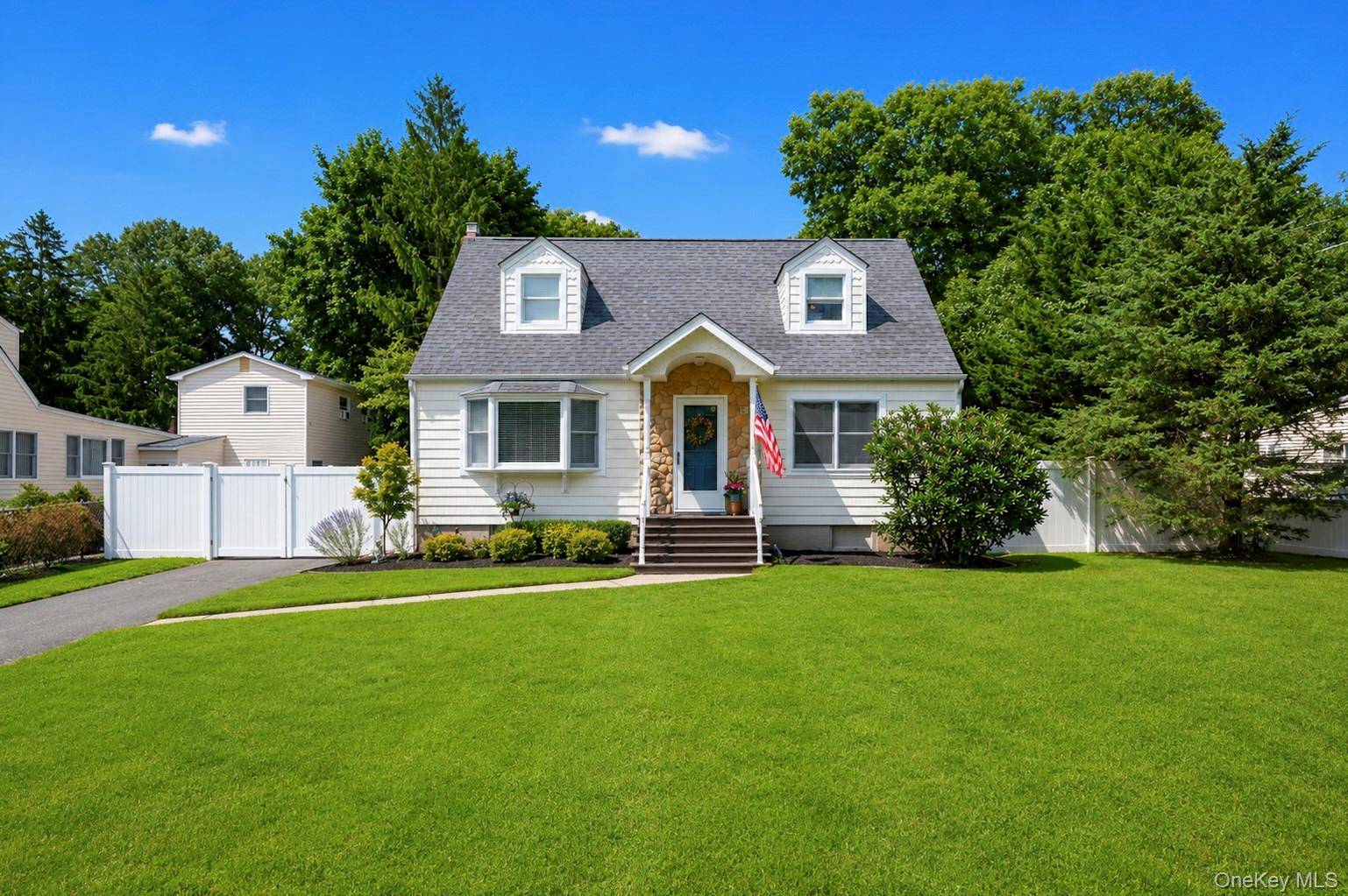 21 Wilson AVE, Nesconset, NY 11767
