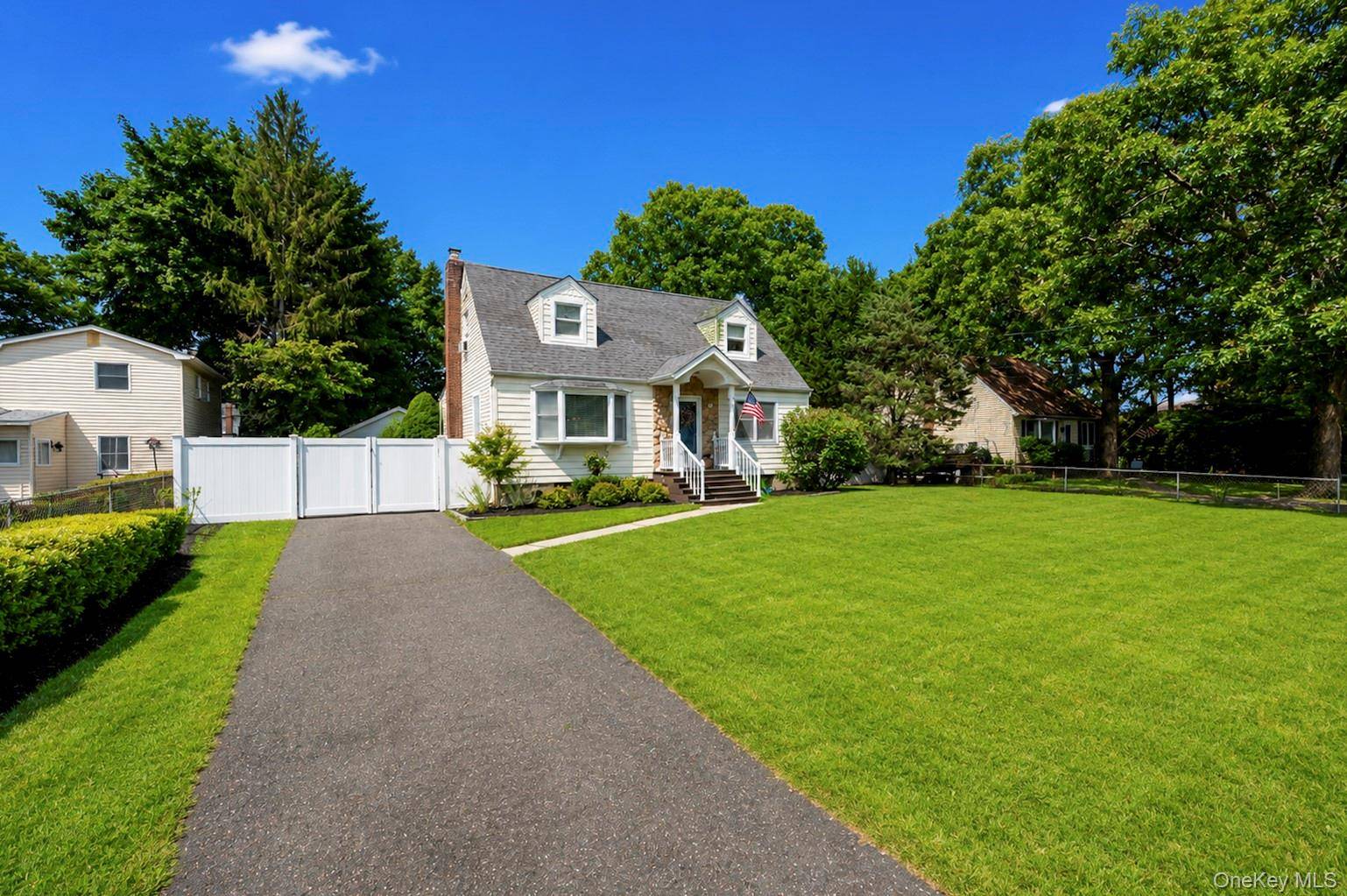 21 Wilson AVE, Nesconset, NY 11767